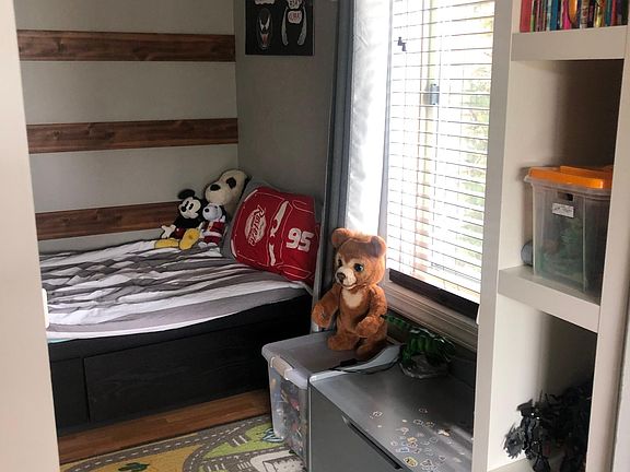 3rd image of 990 Perrie Dr APT 304