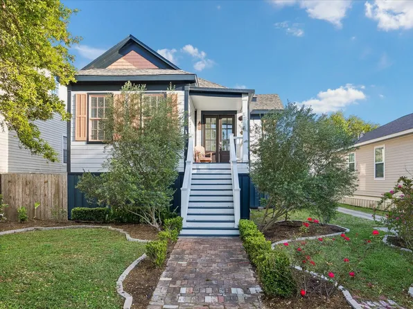 3215 Bernardo De Galvez, Galveston, TX 77550