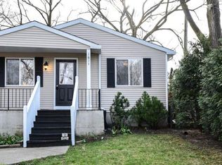 1611 N Park Dr, Round Lake Beach, IL 60073