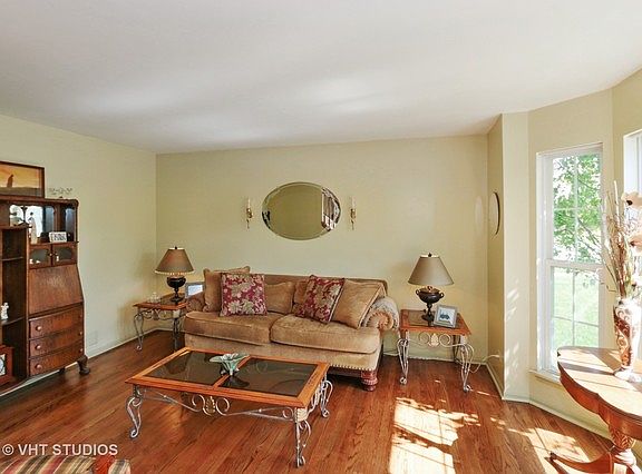 2nd image of 2232 N Hillcrest Ct