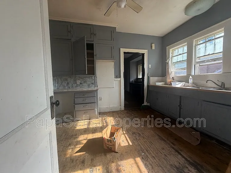 107 E Archer Ave — Photo 5