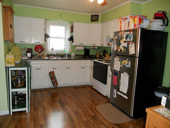 2nd image of 560 Wilson Ave