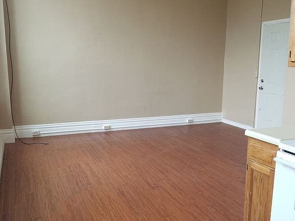 3rd image of 516 Central Ave APT 2A