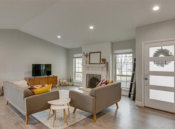 4th image of 1813 Baltimore Dr