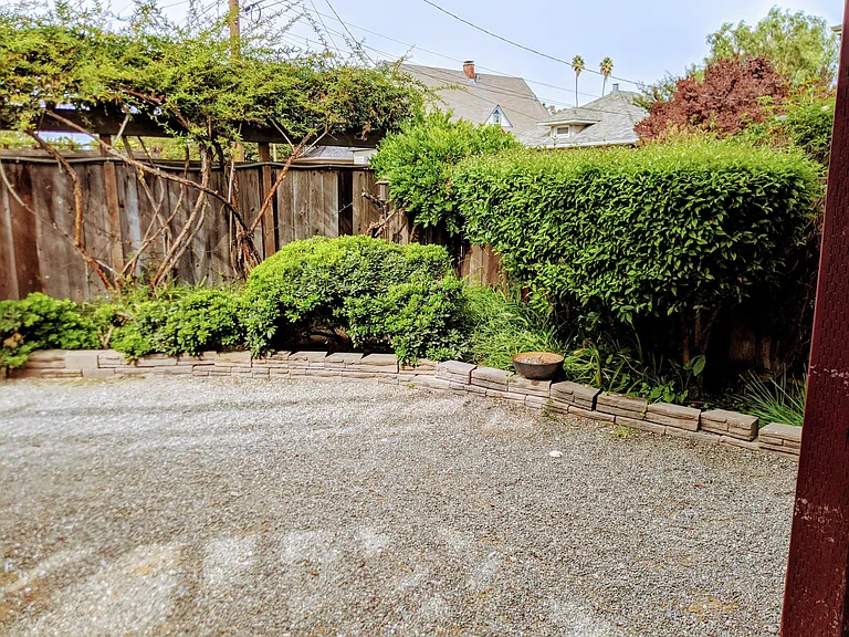 547 E Julian St — Photo 60