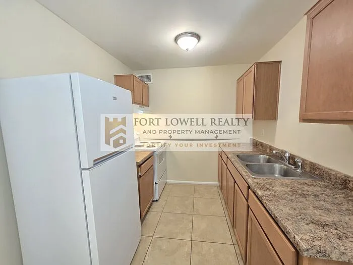3511 S 12th Ave #1101 — Photo 5
