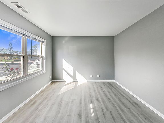 4th image of 1557 McKool Ave