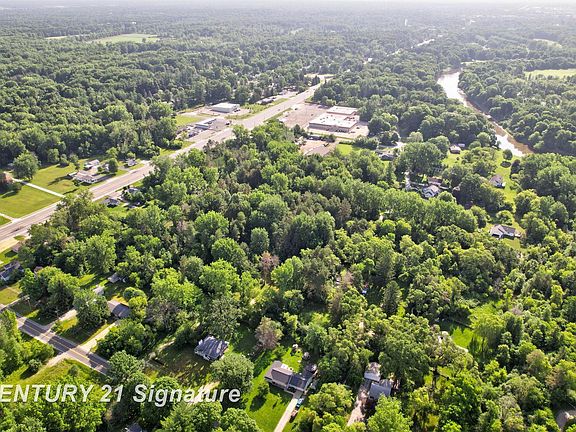 3rd image of 1948 E Chippewa River Rd