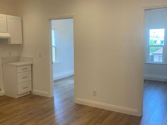 2nd image of 1370-1390 W 20th St #1374