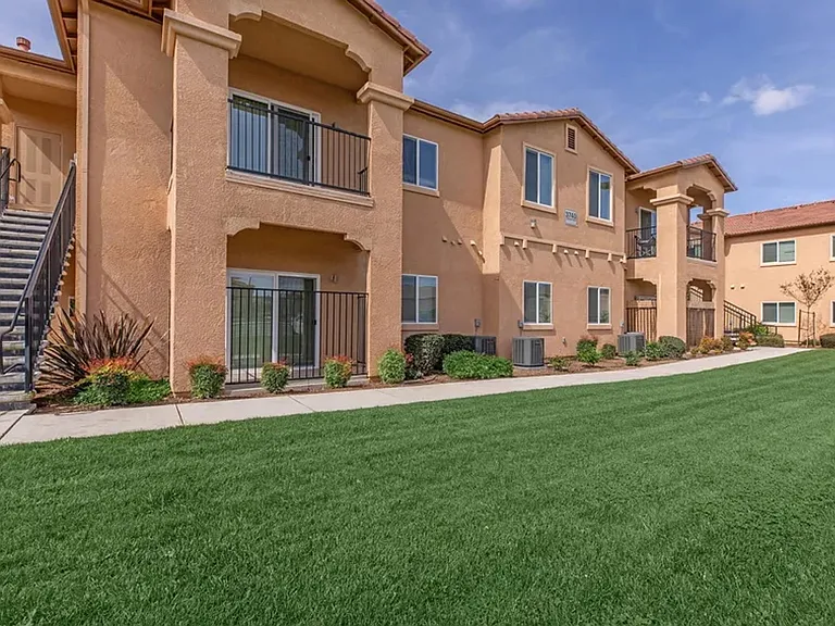 Axis at Compass Pointe — Photo 22