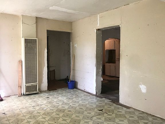 4th image of 303 McNarney St