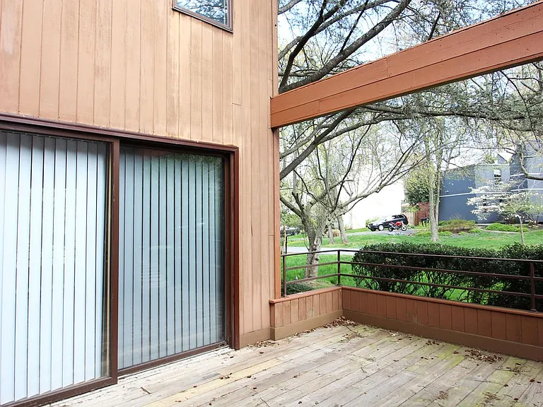6872 Melrose Dr — Photo 53