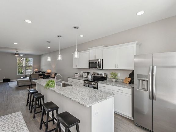 2nd image of 507 Highland Ct Unit 8A
