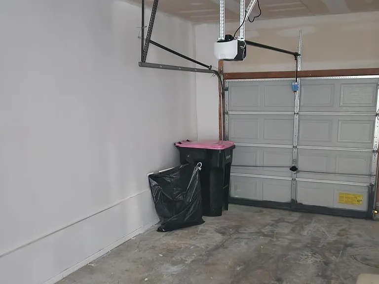 302 Hidden Dr — Photo 32