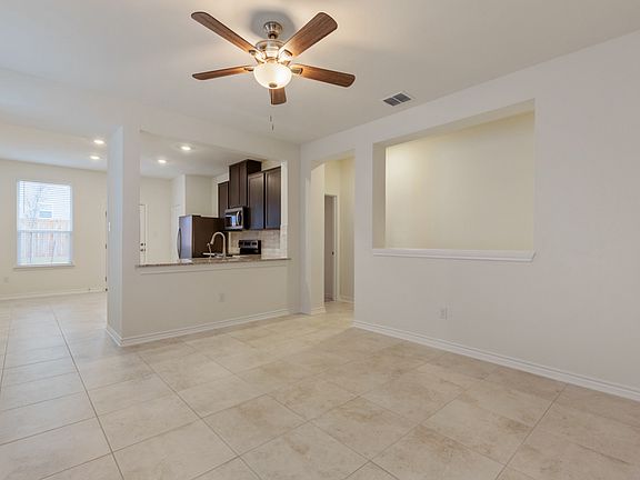 3rd image of 4179 Carraway St