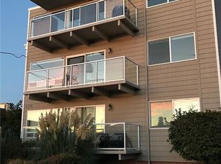 2514 57th Ave SW APT 201, Seattle, WA 98116