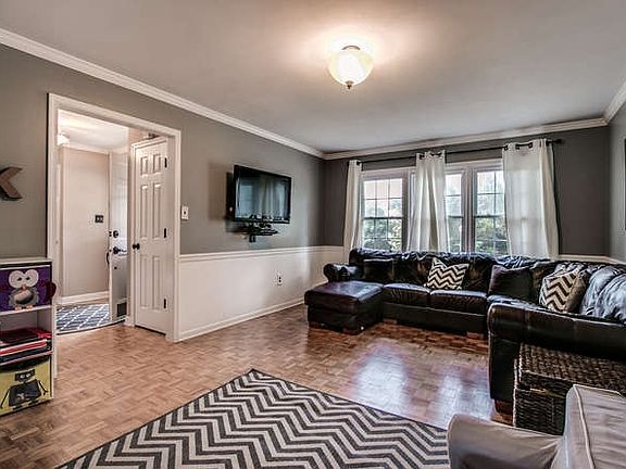 Large Living Room with Parquet Floors