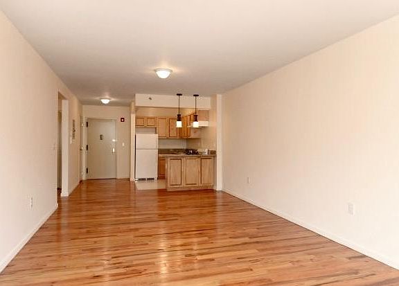 5th image of 42 Hilton Ave Hempstead Ny 11550 #002