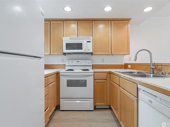 2nd image of 17921 80th Ave NE