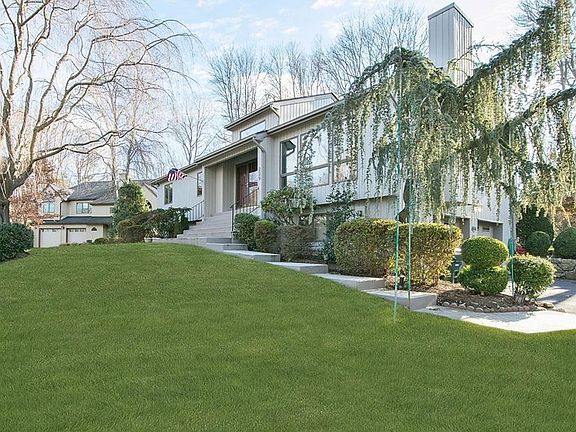 4th image of 239 Briarwood Dr