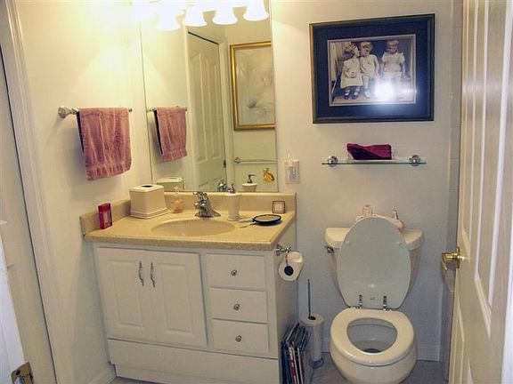 Guest Full Bath