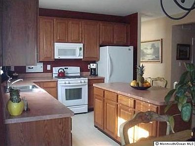 4th image of 57 Stamford Dr