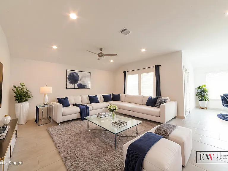 4010 Garver Grove Ln — Photo 1