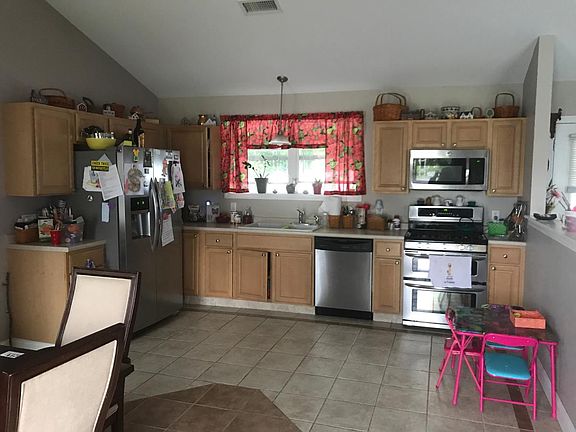 2nd image of 12 Macintosh Ln #12A
