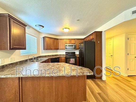 3rd image of 8229 S Resaca Dr Unit D8