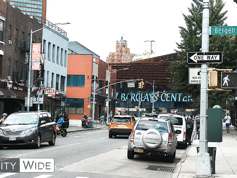51 5th Ave — Photo 9