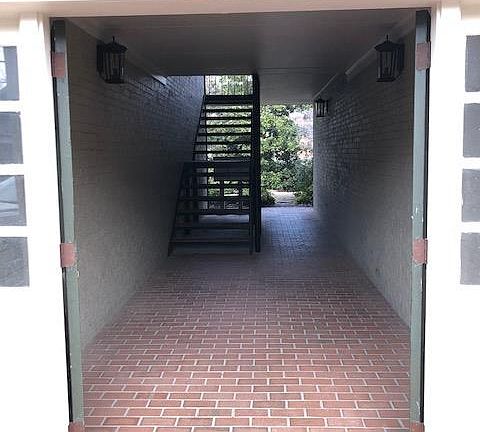 2nd image of 9-719 University Ave