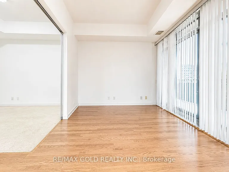 12 York St #2606 — Photo 14