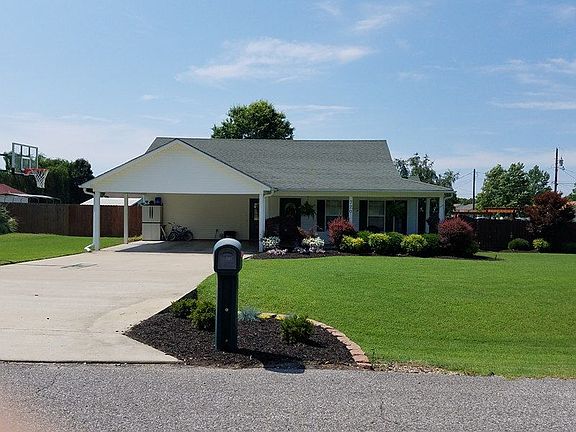 2nd image of 720 Andrea Dr