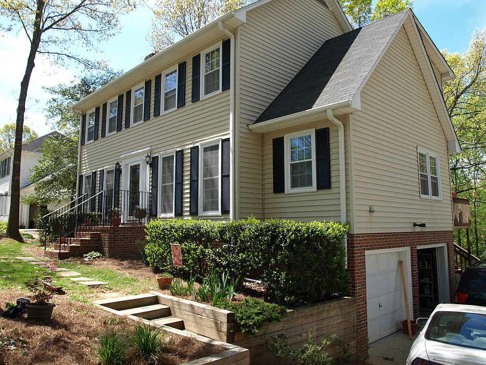 2nd image of 121 Wood Creek Rd