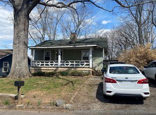 16 Reynolds Rd, Asheville, NC 28806