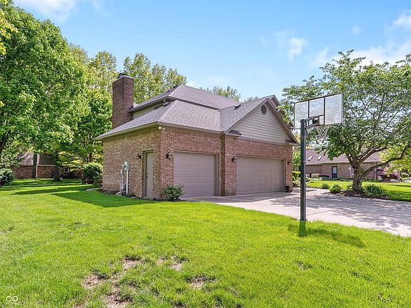 3rd image of 7707 Wheelwright Ct
