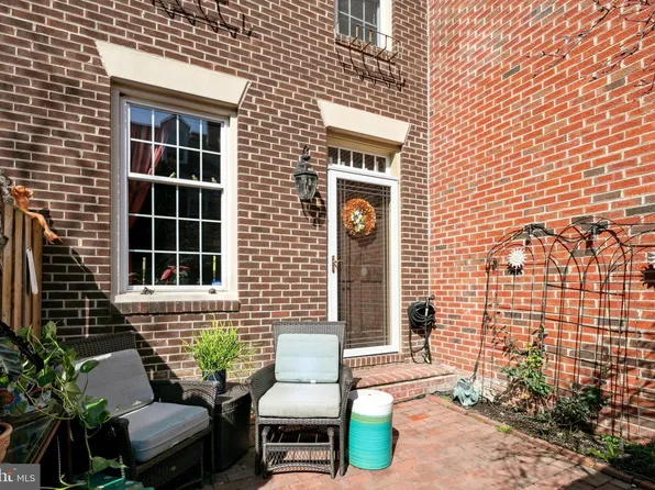 653 S Columbus St, Alexandria, VA 22314