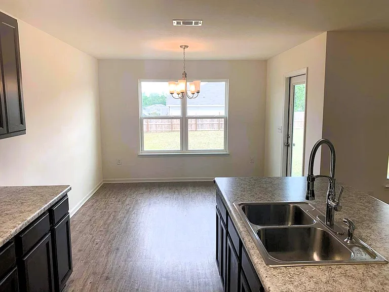 4924 Kensington Ln — Photo 5