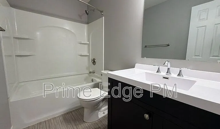 6235 Holdrege St #B-5 — Photo 20