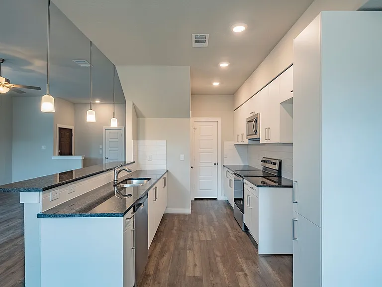 640 Wheatfield Dr — Photo 8