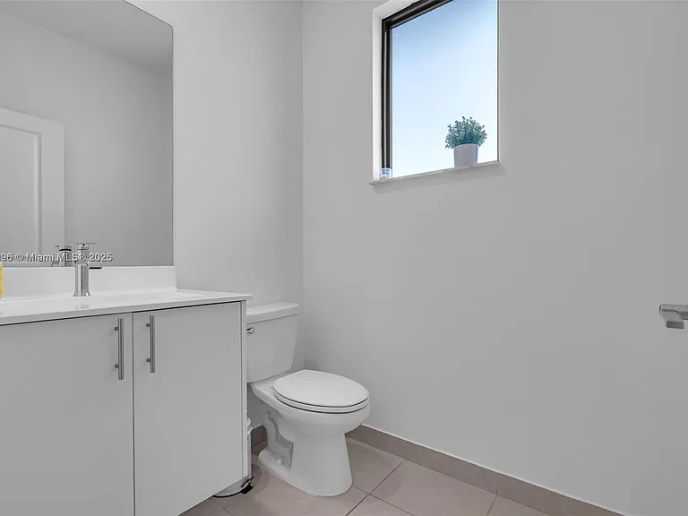 4450 NW 83rd Pkwy — Photo 32