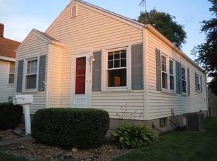 917 3rd St, Lincoln, IL 62656