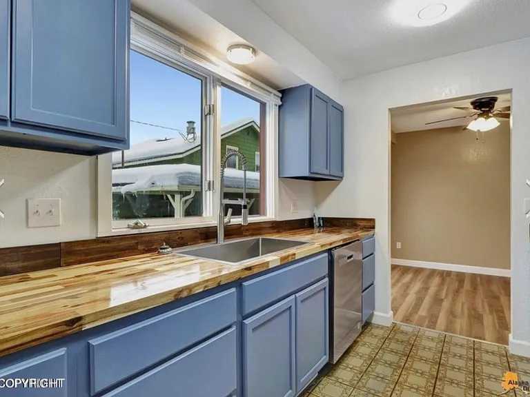 2905 Turnagain St — Photo 17