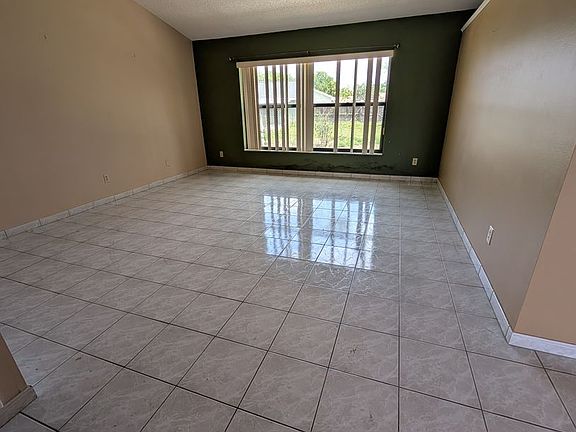 4th image of 8767 Catbriar Bay Way