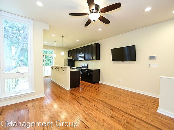 3rd image of 1406 N Willington St APT 1