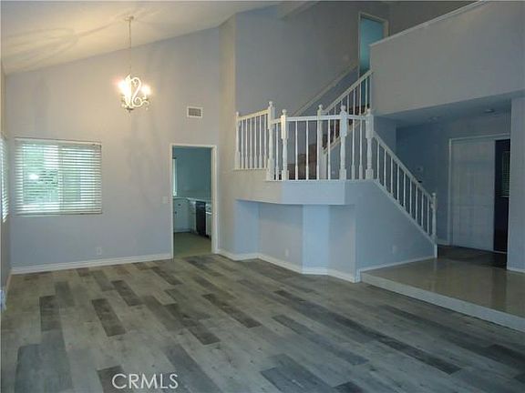 4th image of 1679 E Brockton Ave