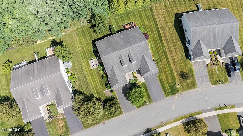 4th image of 74 Rockrose Drive