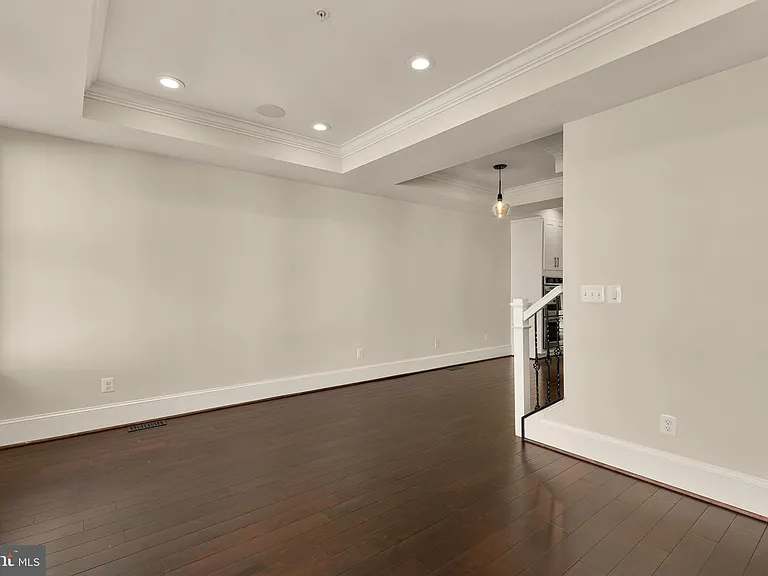 1609 Levis St NE — Photo 43
