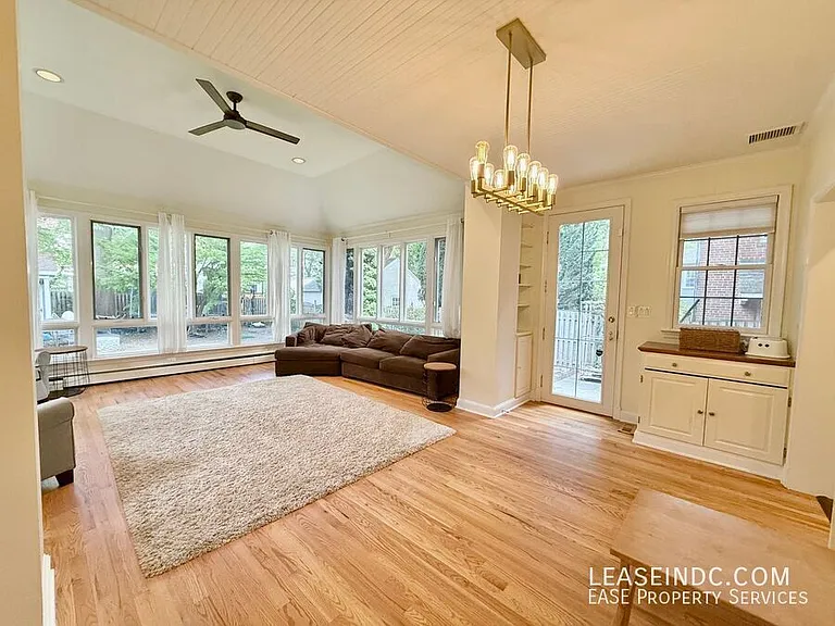 4825 Butterworth Pl NW — Photo 3