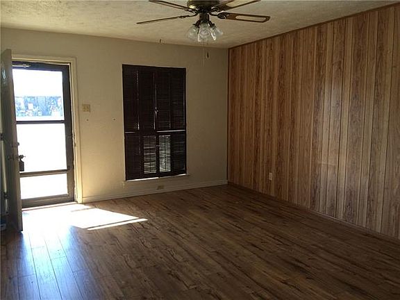 2nd image of 731 Bentwood Dr